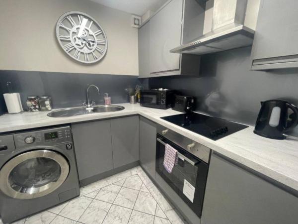 Ryan I Air I Bnb - 102 Mill Street - Free Parking Liverpool Room photo